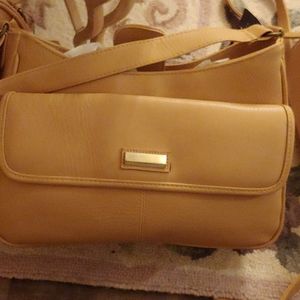 👛Tan shoulder purse